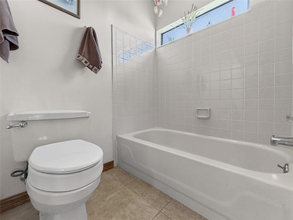 Image 32 of property listing at 9731 SIBLEY CIRCLE, Orlando, FL 32836