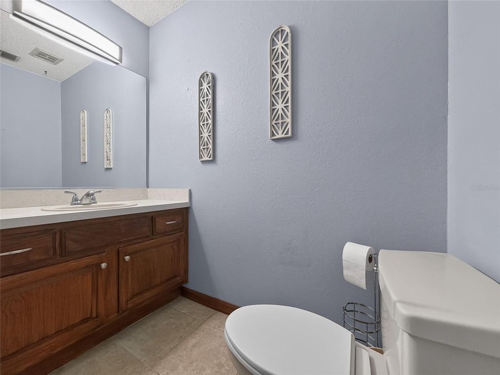 Image 36 of property listing at 9731 SIBLEY CIRCLE, Orlando, FL 32836