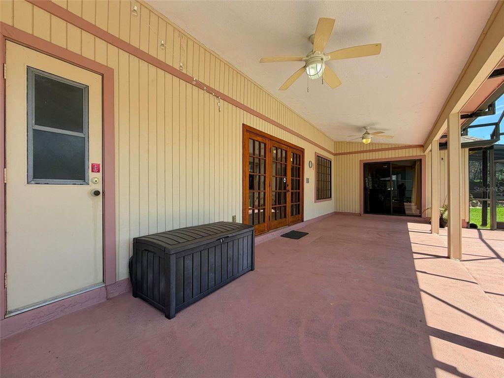 Image 37 of property listing at 9731 SIBLEY CIRCLE, Orlando, FL 32836