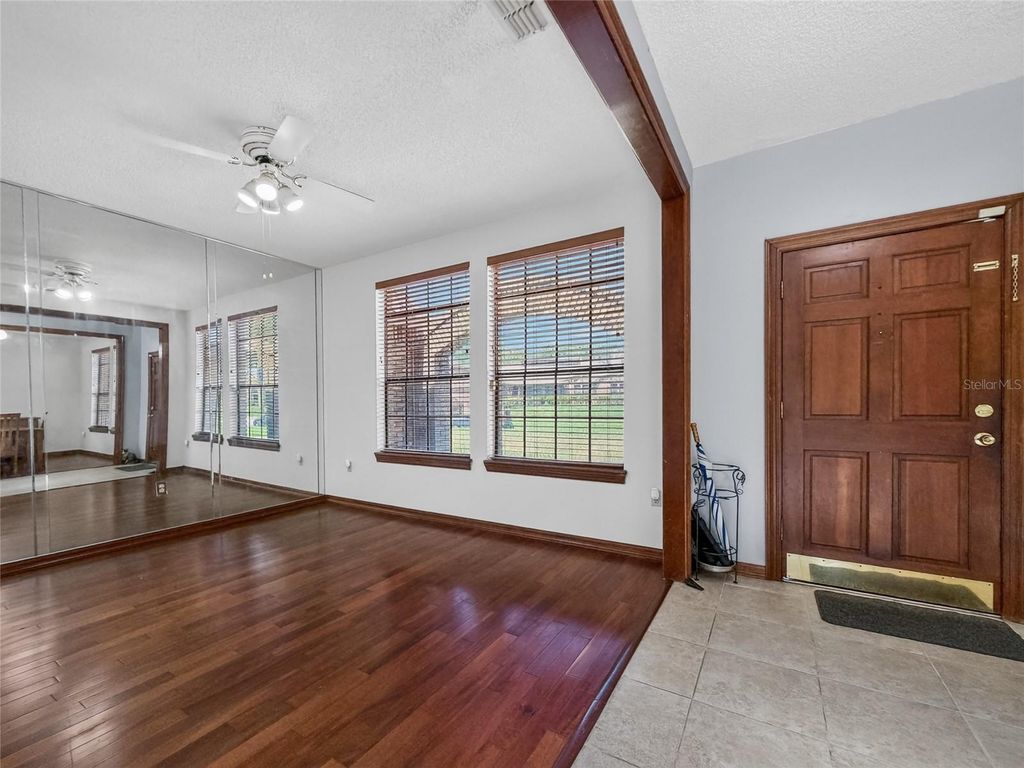 Image 7 of property listing at 9731 SIBLEY CIRCLE, Orlando, FL 32836