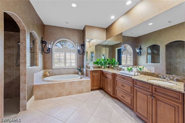 20301 Leopard LN, Estero, FL 33928