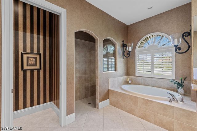 20301 Leopard LN, Estero, FL 33928