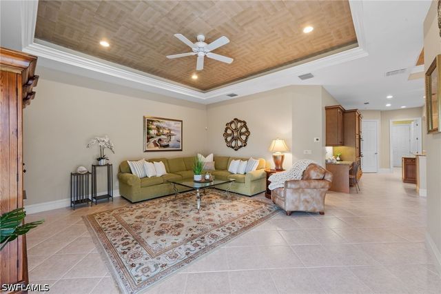 20301 Leopard LN, Estero, FL 33928