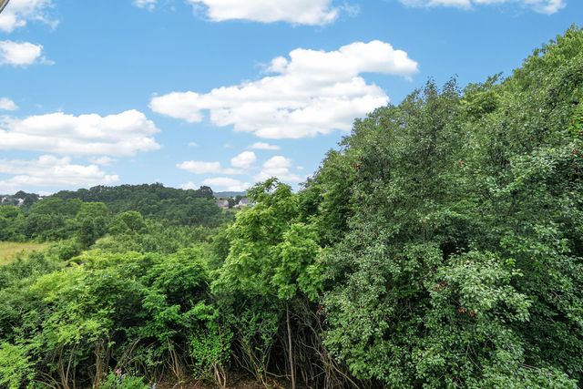 588 Ivy Ridge Drive, Newport, KY 41076