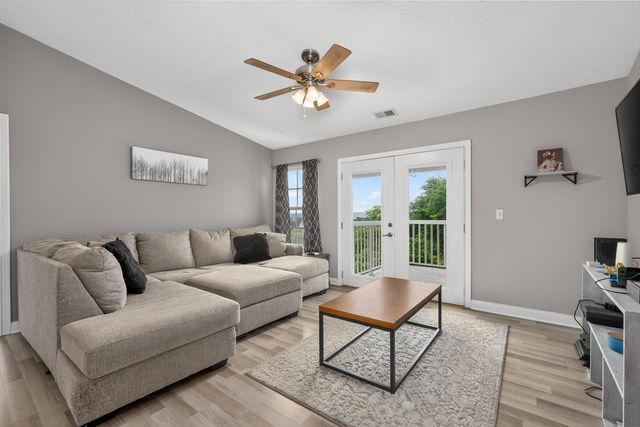 588 Ivy Ridge Drive, Newport, KY 41076