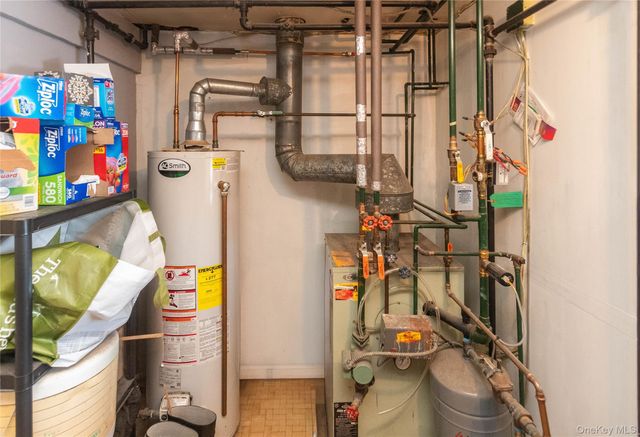 19 Maryland Avenue, Poughkeepsie, NY 12603