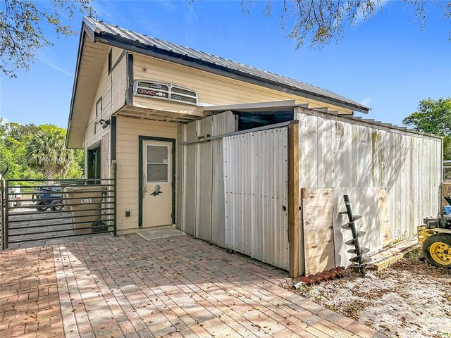 45750 PINE STREET, Paisley, FL 32767