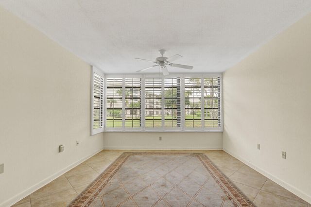 3636 WHITEHALL Drive 105, West Palm Beach, FL 33401