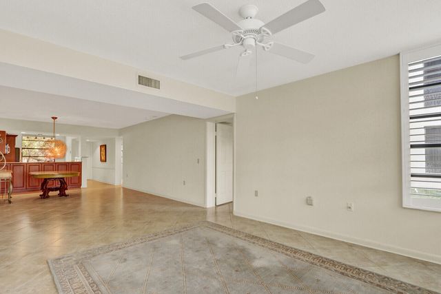 3636 WHITEHALL Drive 105, West Palm Beach, FL 33401