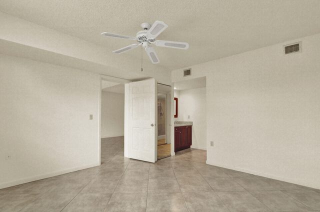 3636 WHITEHALL Drive 105, West Palm Beach, FL 33401