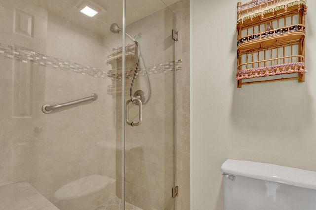 3636 WHITEHALL Drive 105, West Palm Beach, FL 33401