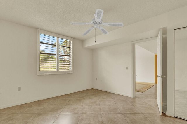 3636 WHITEHALL Drive 105, West Palm Beach, FL 33401