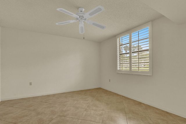 3636 WHITEHALL Drive 105, West Palm Beach, FL 33401