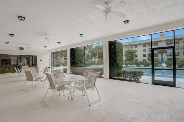 3636 WHITEHALL Drive 105, West Palm Beach, FL 33401