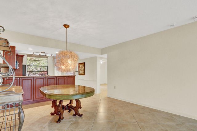 3636 WHITEHALL Drive 105, West Palm Beach, FL 33401