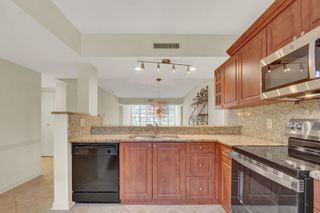 3636 WHITEHALL Drive 105, West Palm Beach, FL 33401