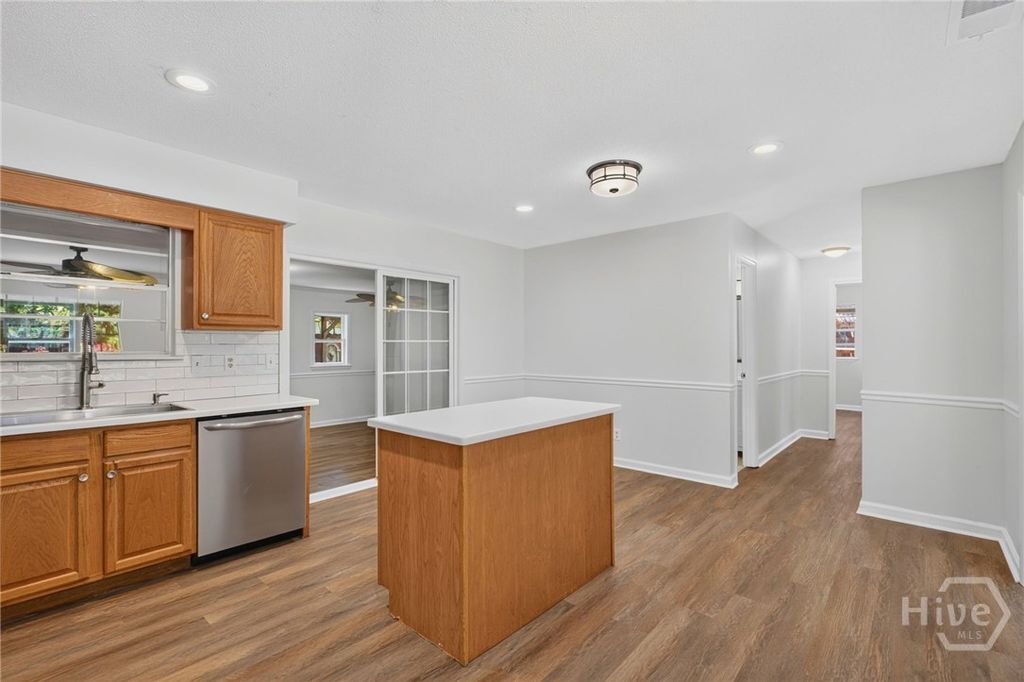 Image 16 of property listing at 110 Penn Waller Cove, Savannah, GA 31410
