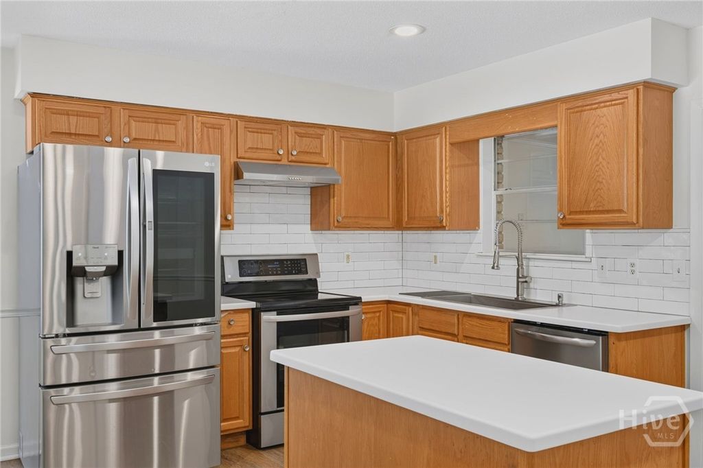 Image 19 of property listing at 110 Penn Waller Cove, Savannah, GA 31410