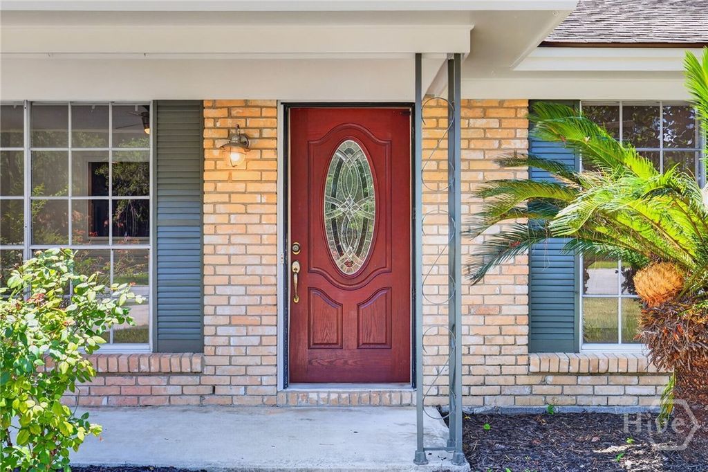 Image 5 of property listing at 110 Penn Waller Cove, Savannah, GA 31410