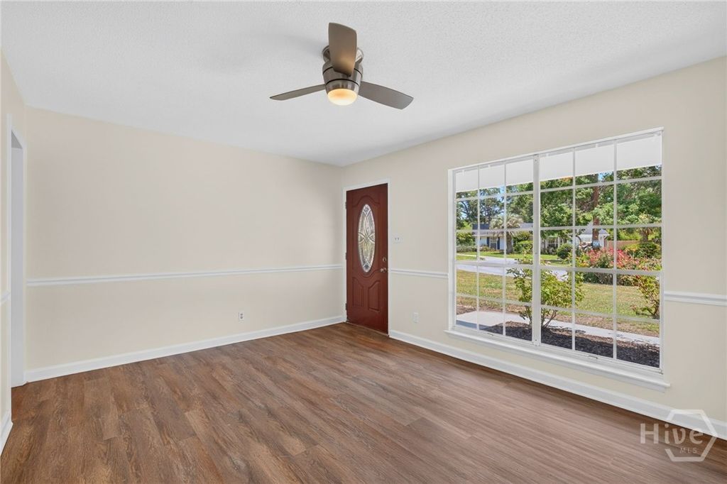 Image 9 of property listing at 110 Penn Waller Cove, Savannah, GA 31410