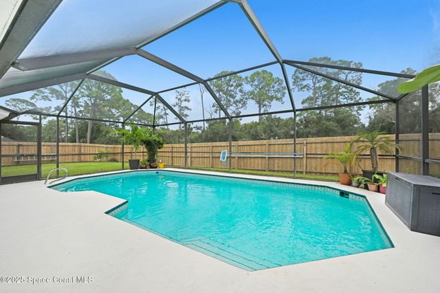 654 Sheridan Woods Drive, Melbourne, FL 32904