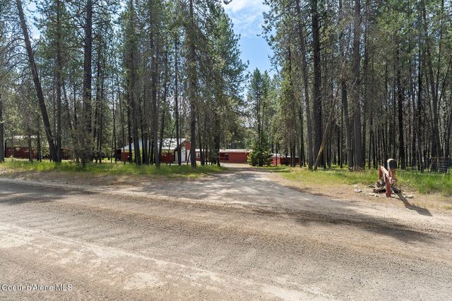 1246 Blanchard Cutoff, Blanchard, ID 83804