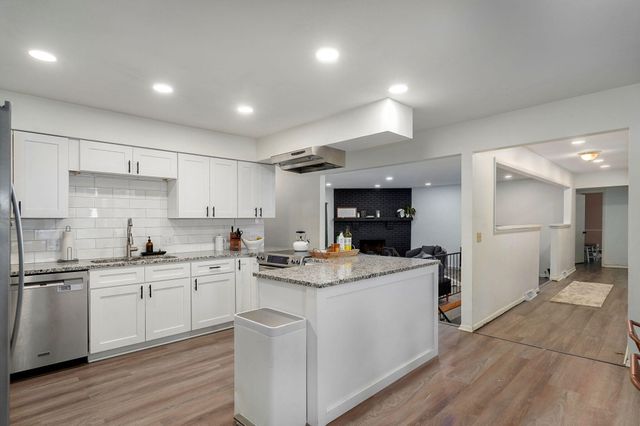 1410 S Briar Avenue, Springfield, MO 65809