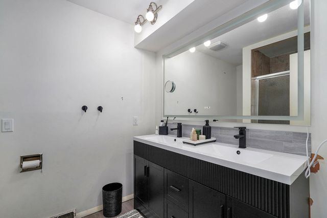 1410 S Briar Avenue, Springfield, MO 65809