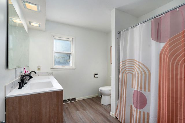 1410 S Briar Avenue, Springfield, MO 65809