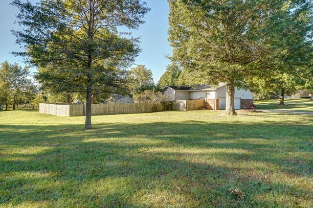 1410 S Briar Avenue, Springfield, MO 65809