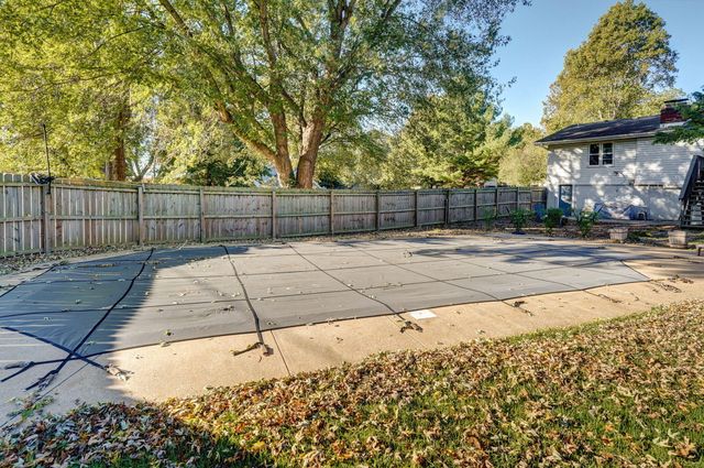 1410 S Briar Avenue, Springfield, MO 65809