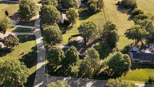 1410 S Briar Avenue, Springfield, MO 65809