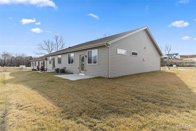 899 Walter Way, Washington, MO 63090