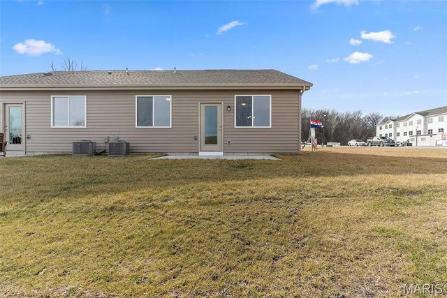 899 Walter Way, Washington, MO 63090