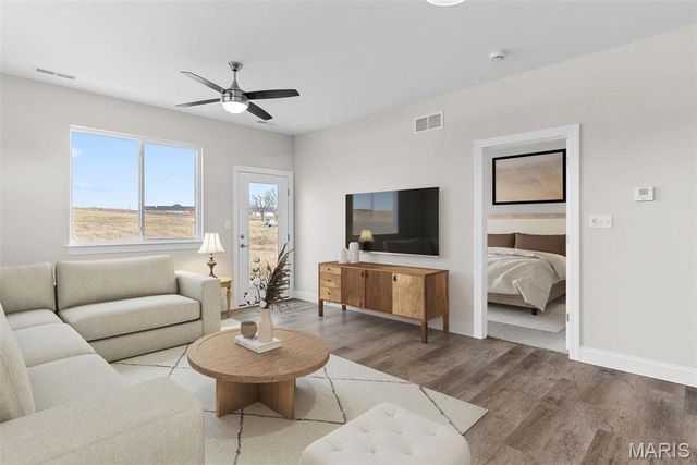 899 Walter Way, Washington, MO 63090