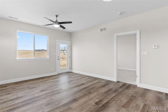 899 Walter Way, Washington, MO 63090