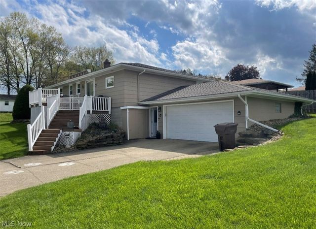447 W Omar Street, Struthers, OH 44471
