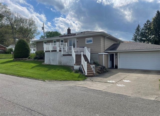 447 W Omar Street, Struthers, OH 44471