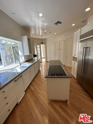 623 Palisades Avenue, Santa Monica, CA 90402