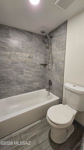 1810 E Blacklidge Dr Apt 114, Tucson, AZ 85719