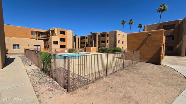 1810 E Blacklidge Dr Apt 114, Tucson, AZ 85719