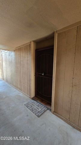 1810 E Blacklidge Dr Apt 114, Tucson, AZ 85719