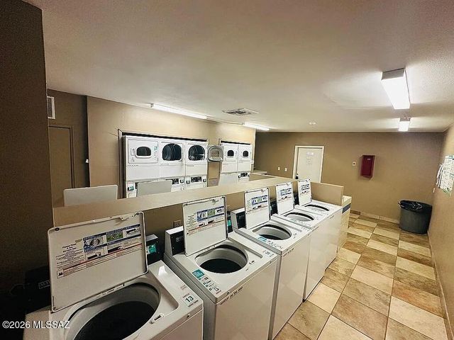 1810 E Blacklidge Dr Apt 114, Tucson, AZ 85719