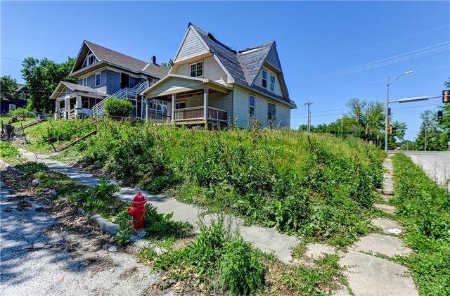 900 Cleveland Avenue, Kansas City, KS 66101