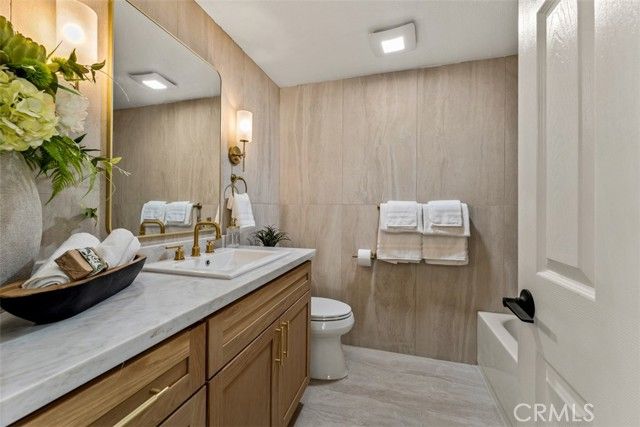 12 Woodleaf, Irvine, CA 92614