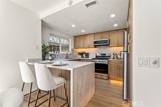 12 Woodleaf, Irvine, CA 92614