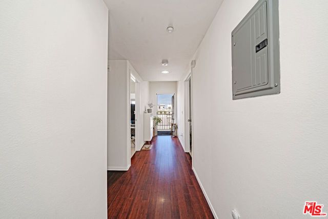 733 S Manhattan Place 402, Los Angeles, CA 90005