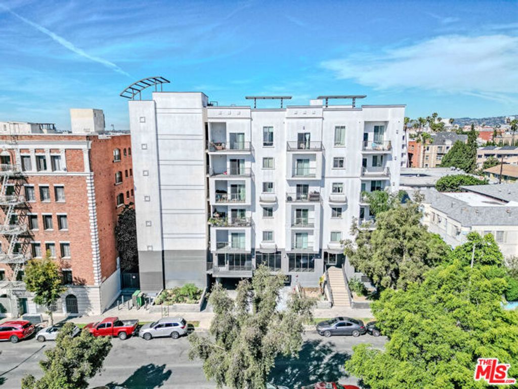 733 S Manhattan Place 402, Los Angeles, CA 90005