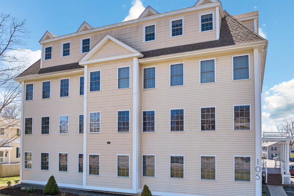 Image 1 of property listing at 105 Winnacunnet Rd Apt 16, Hampton, NH 03842
