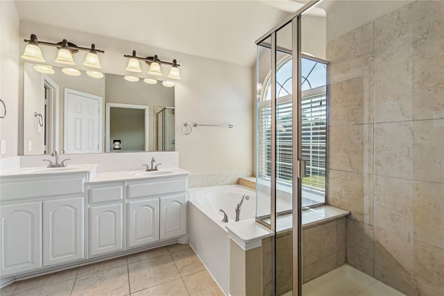 928 Wellington Drive, Lewisville, TX 75067